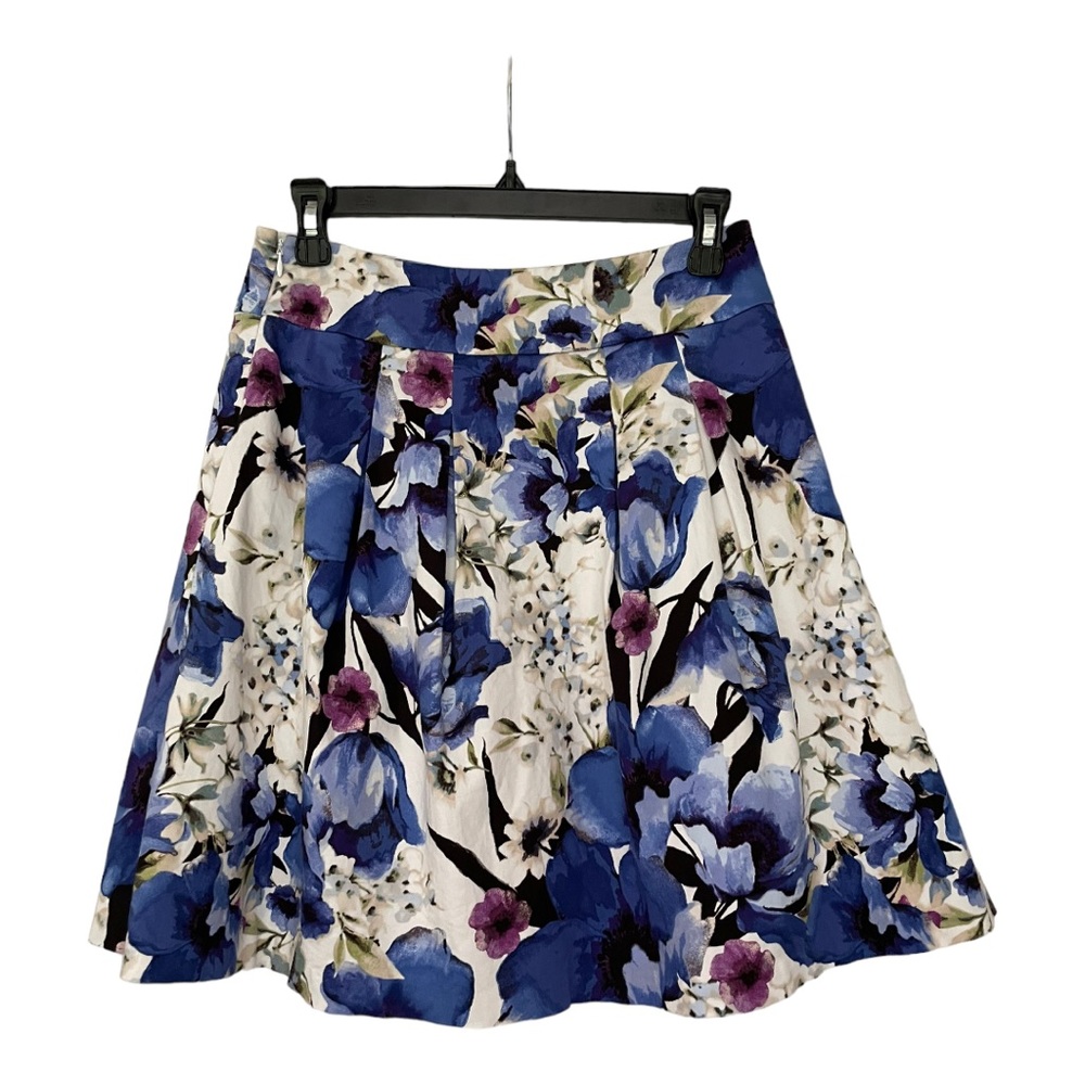 White House Black Market floral skirt - Picture 2 of 8